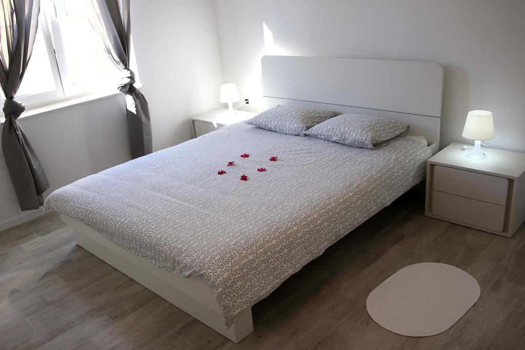 Apartments Plavi&Zuti Zaboric Bilik gambar