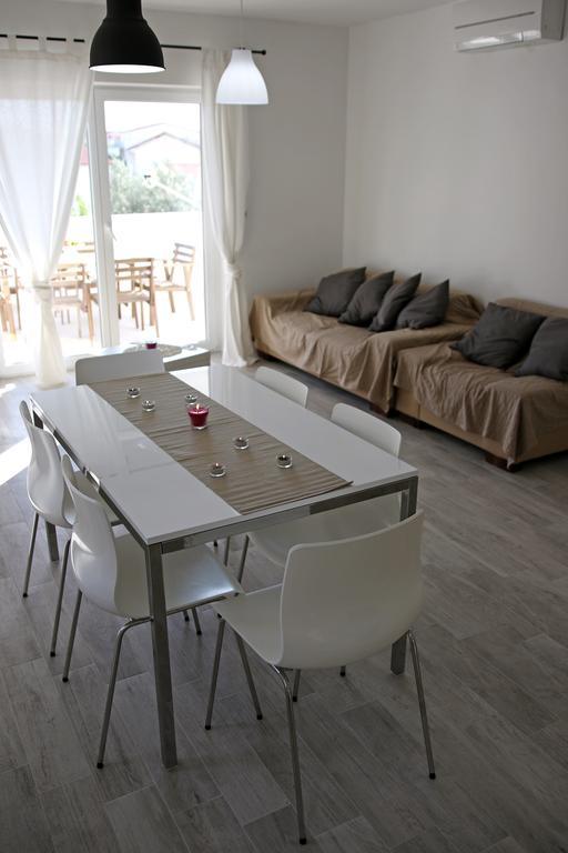 Apartments Plavi&Zuti Zaboric Bilik gambar