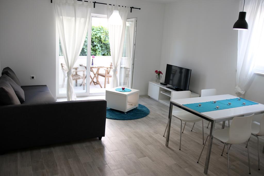 Apartments Plavi&Zuti Zaboric Bilik gambar